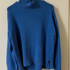 Uniqlo turtleneck sweater
